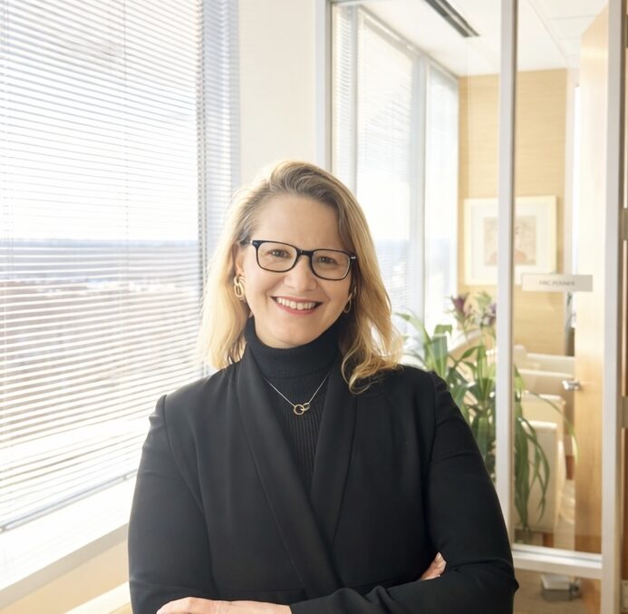 Nora Abramson headshot